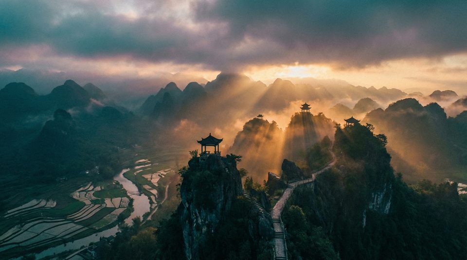 蘑菇影视旅行生活视频 · 探秘秘境视频分享